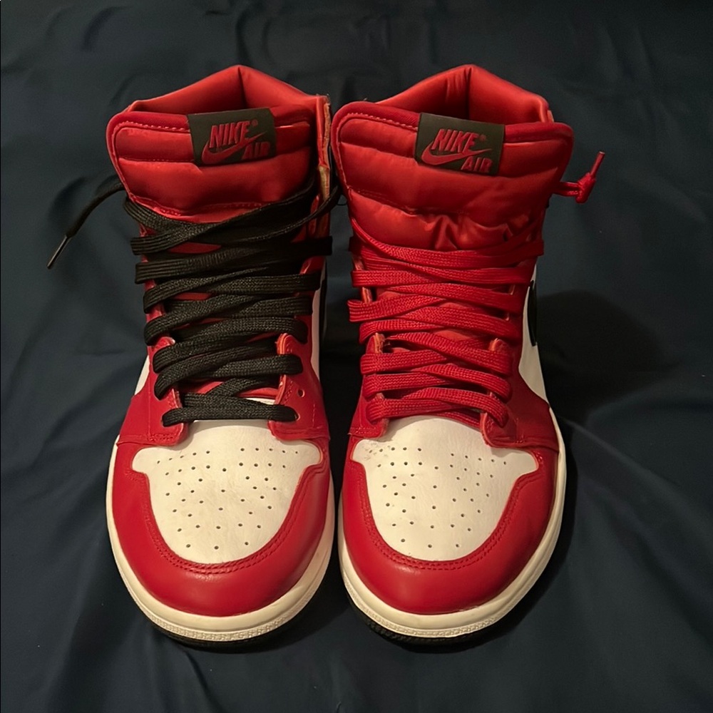 Nike Air Jordan 1 Retro High OG Satin Red